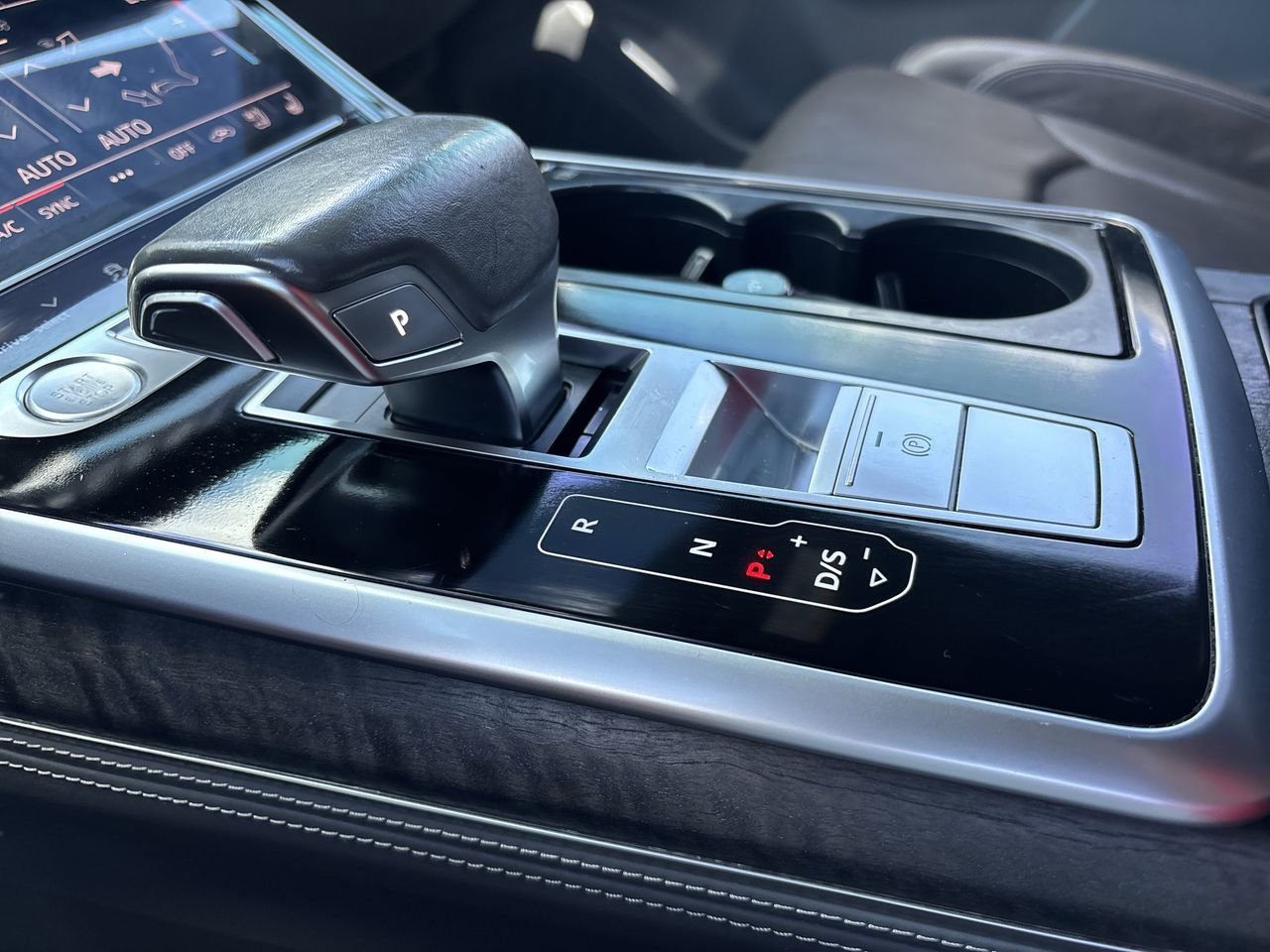 Used 2019 Audi Q8 Prestige AWD/4WD image 28