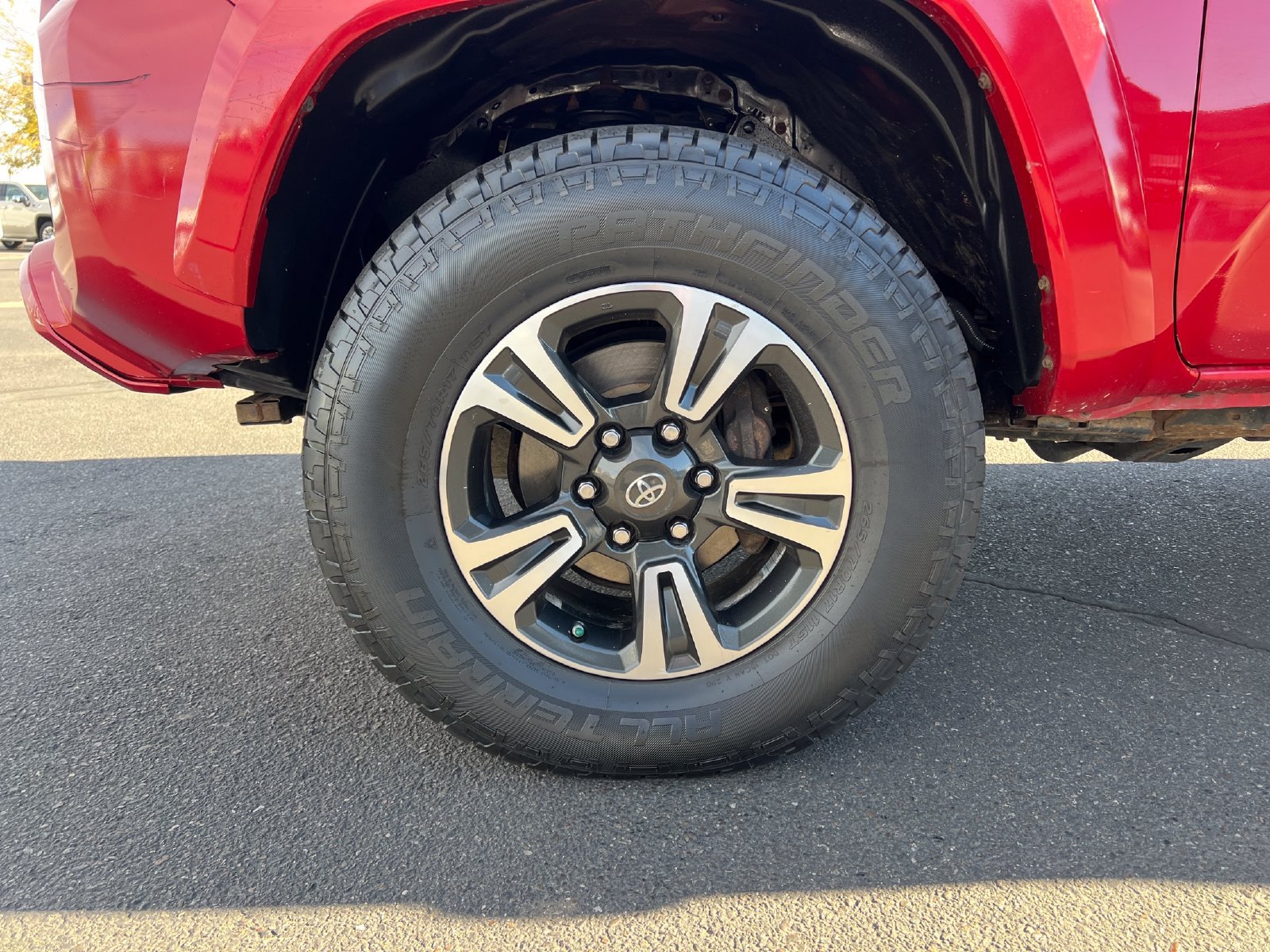 Used 2017 Toyota Tacoma TRD Sport w/ Premium & Technology Package AWD/4WD image 32
