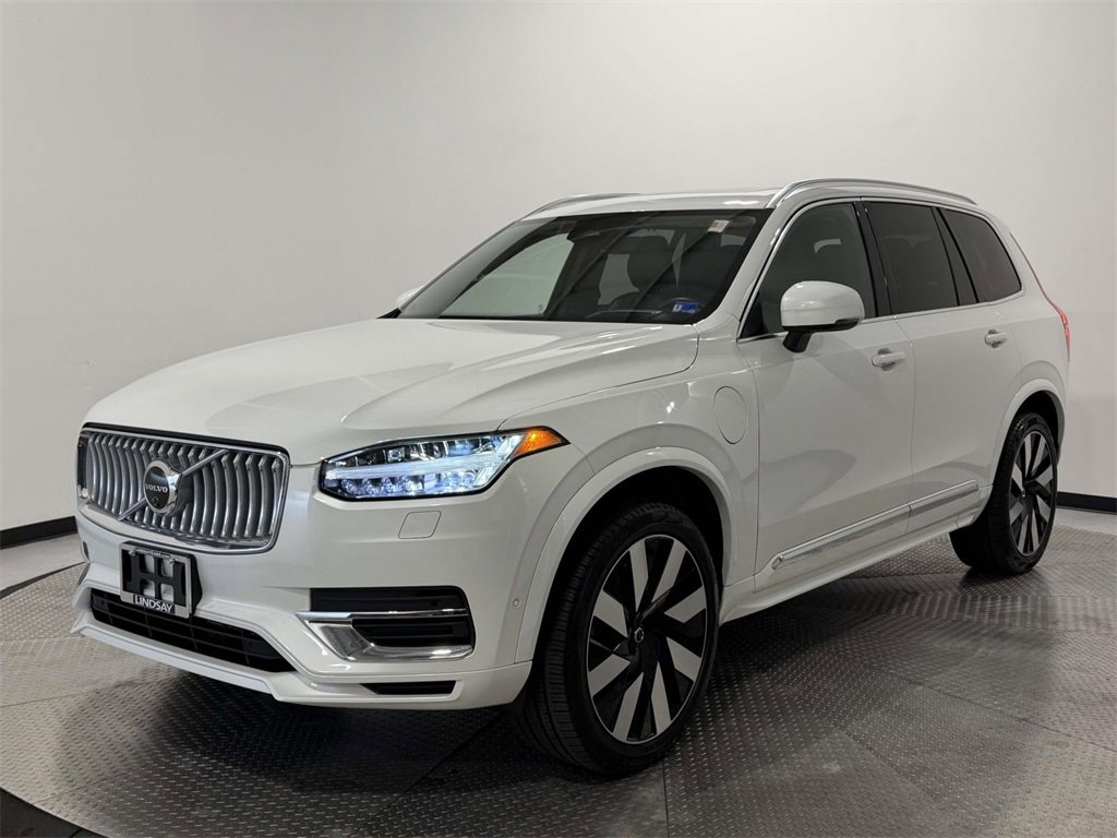 Used 2025 Volvo XC90 T8 Ultra image 3