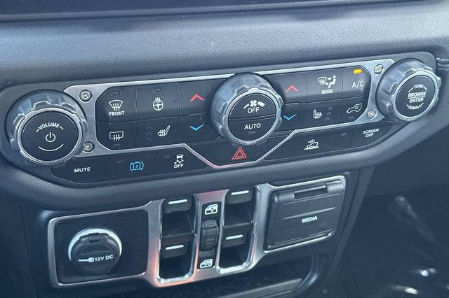 Used 2024 Jeep Wrangler Unlimited Sahara AWD/4WD image 23