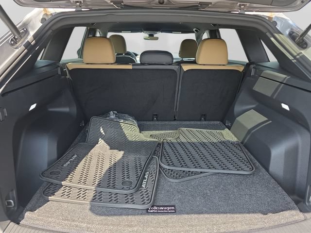 Used 2024 Volkswagen Atlas Cross Sport SE AWD/4WD image 28