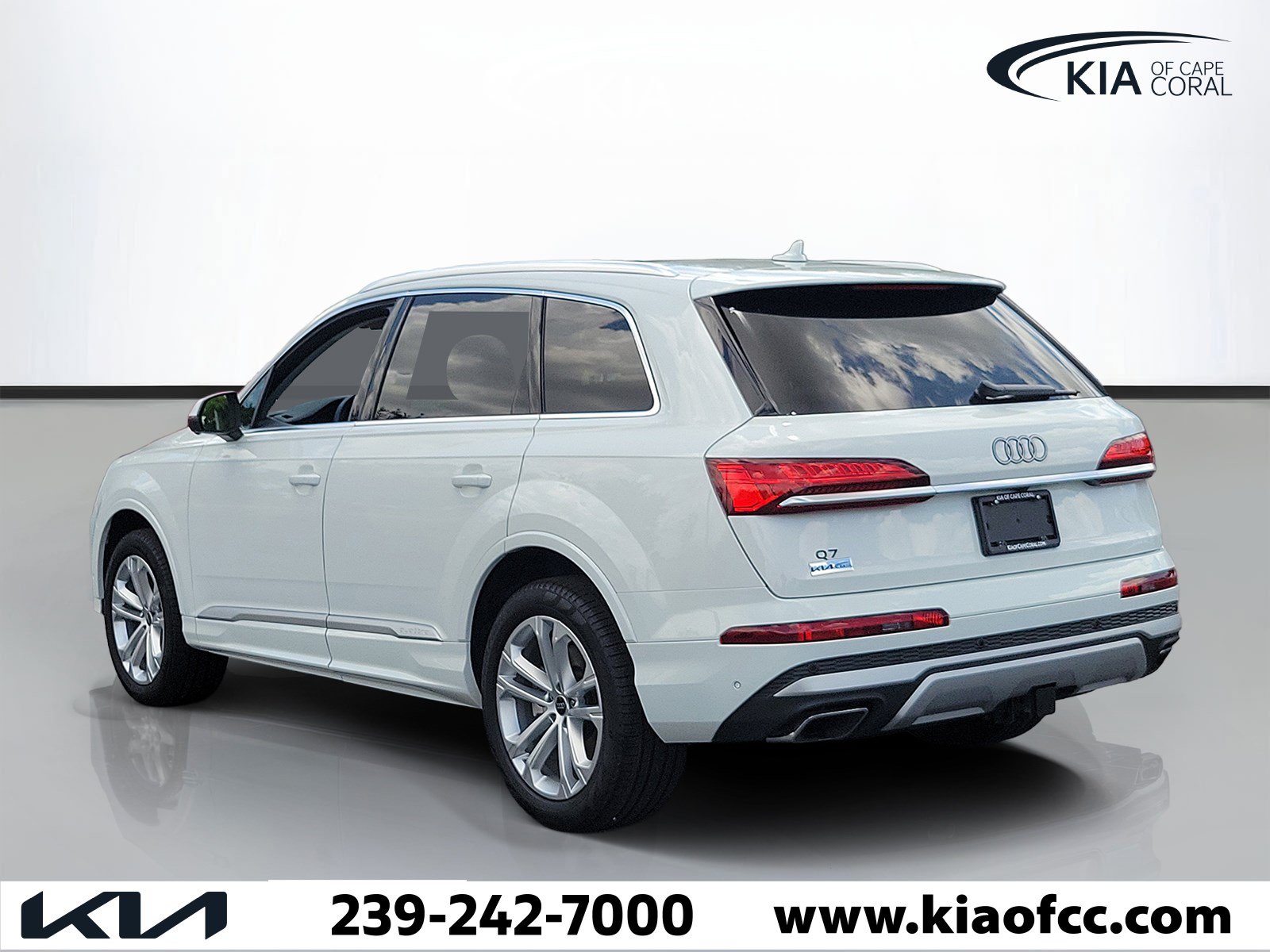 Used 2025 Audi Q7 3.0T Premium AWD/4WD image 4