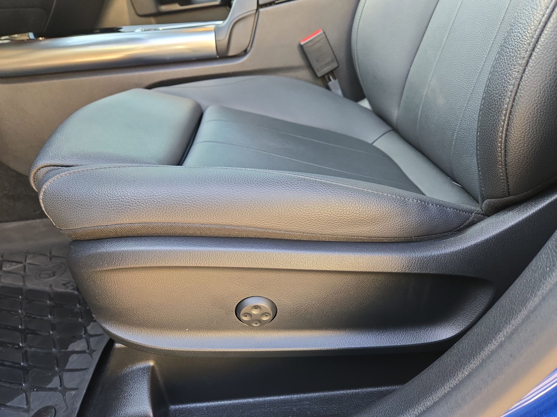 Certified 2024 Mercedes-Benz GLA 250 4MATIC image 17