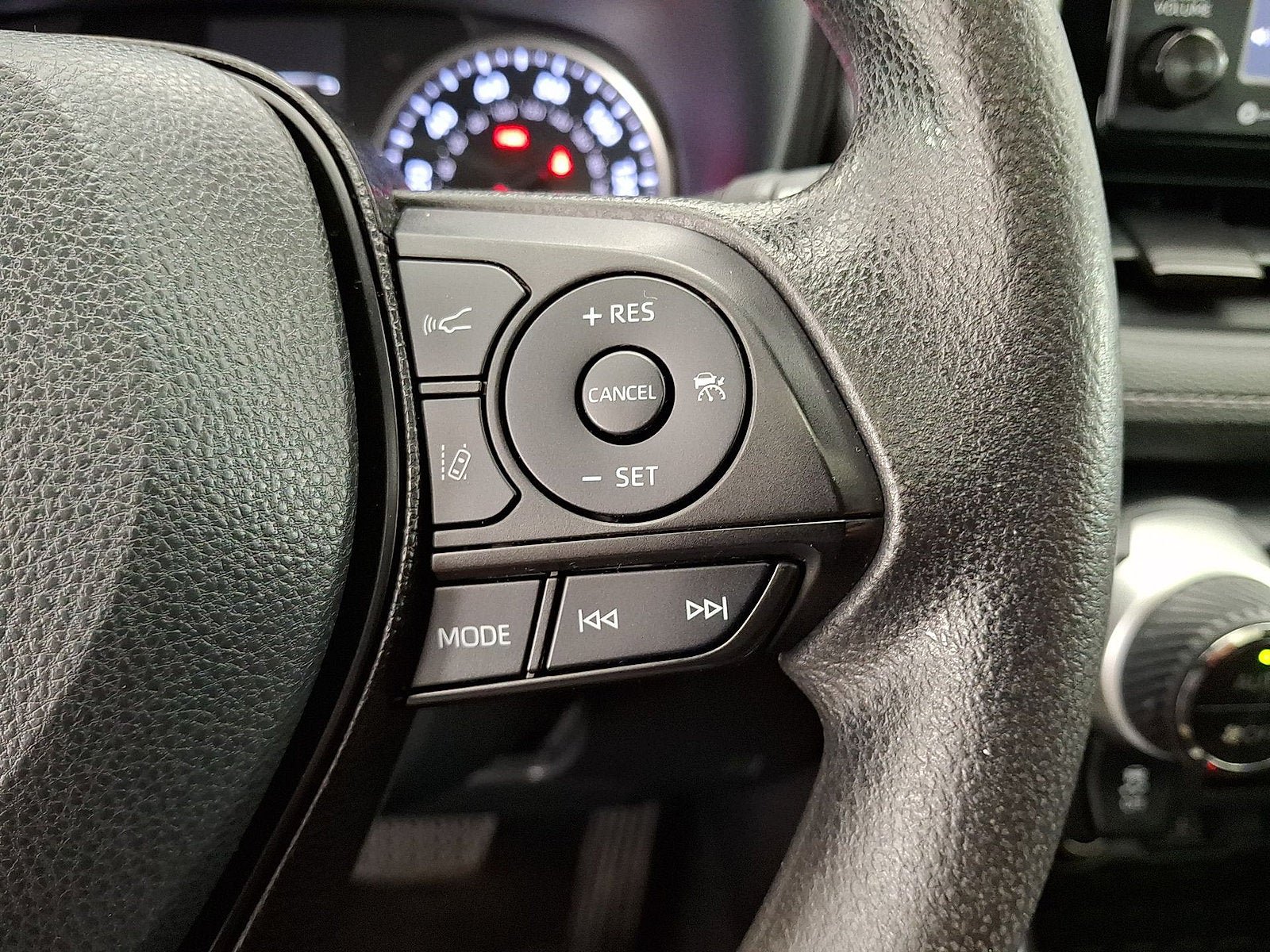 Certified 2020 Toyota RAV4 XLE w/ Convenience Package AWD/4WD image 10