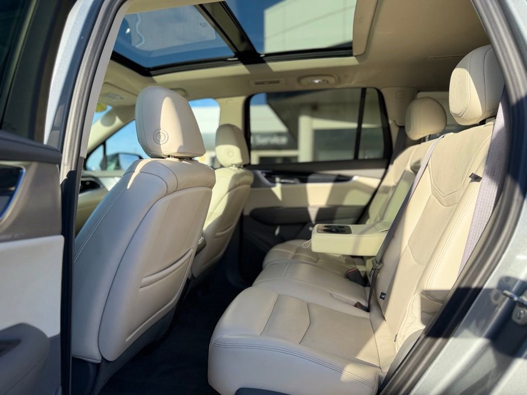 Used 2024 Cadillac XT6 Premium Luxury image 10