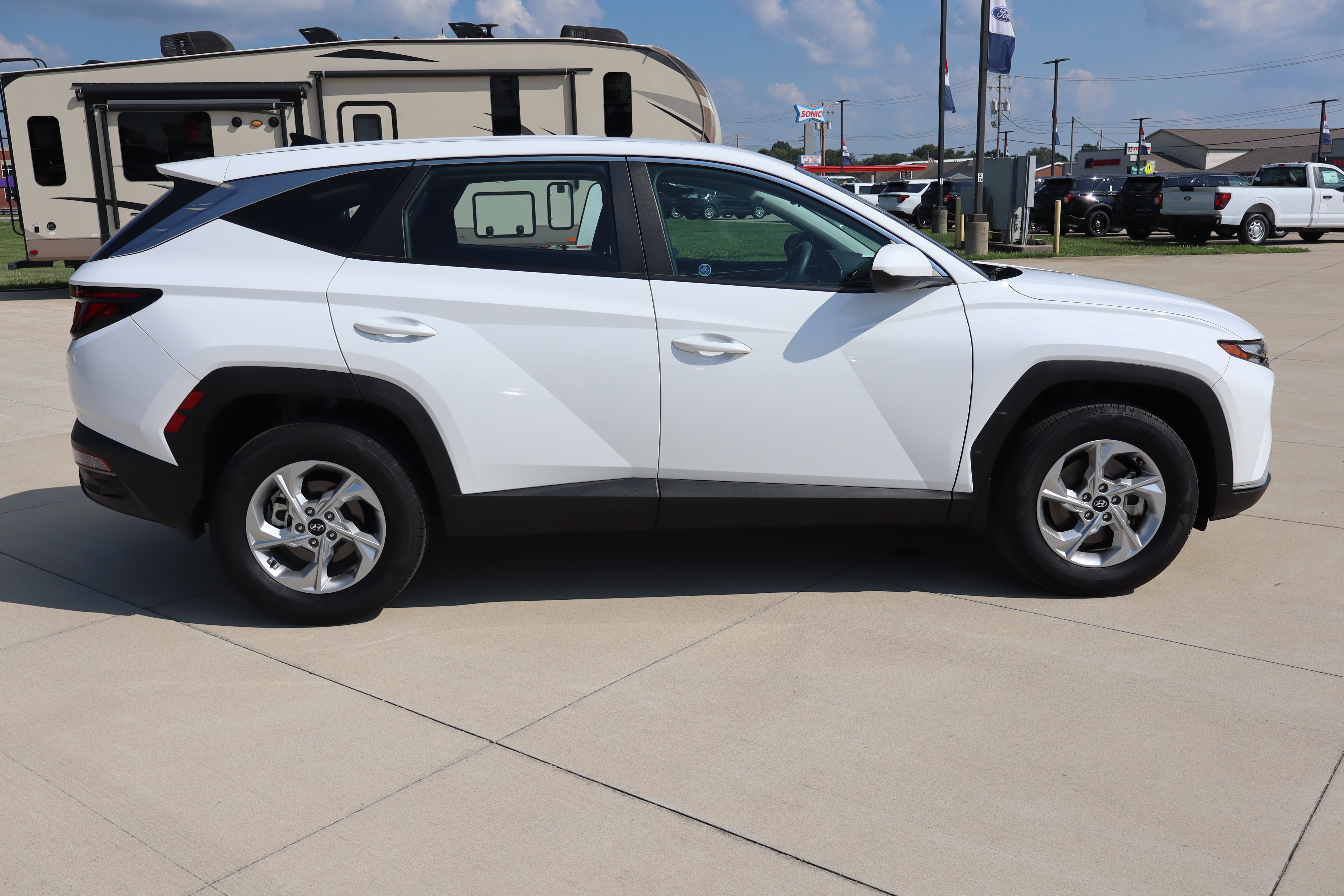 Used 2024 Hyundai Tucson SE AWD/4WD image 4