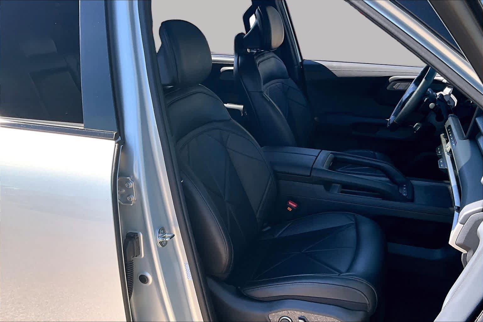 Certified 2027 Kia Telluride EX w/ Towing Package FWD image 9