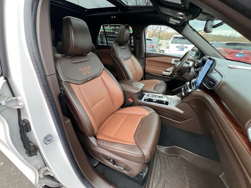 Used 2023 Ford Explorer King Ranch w/ Technology Package image 34