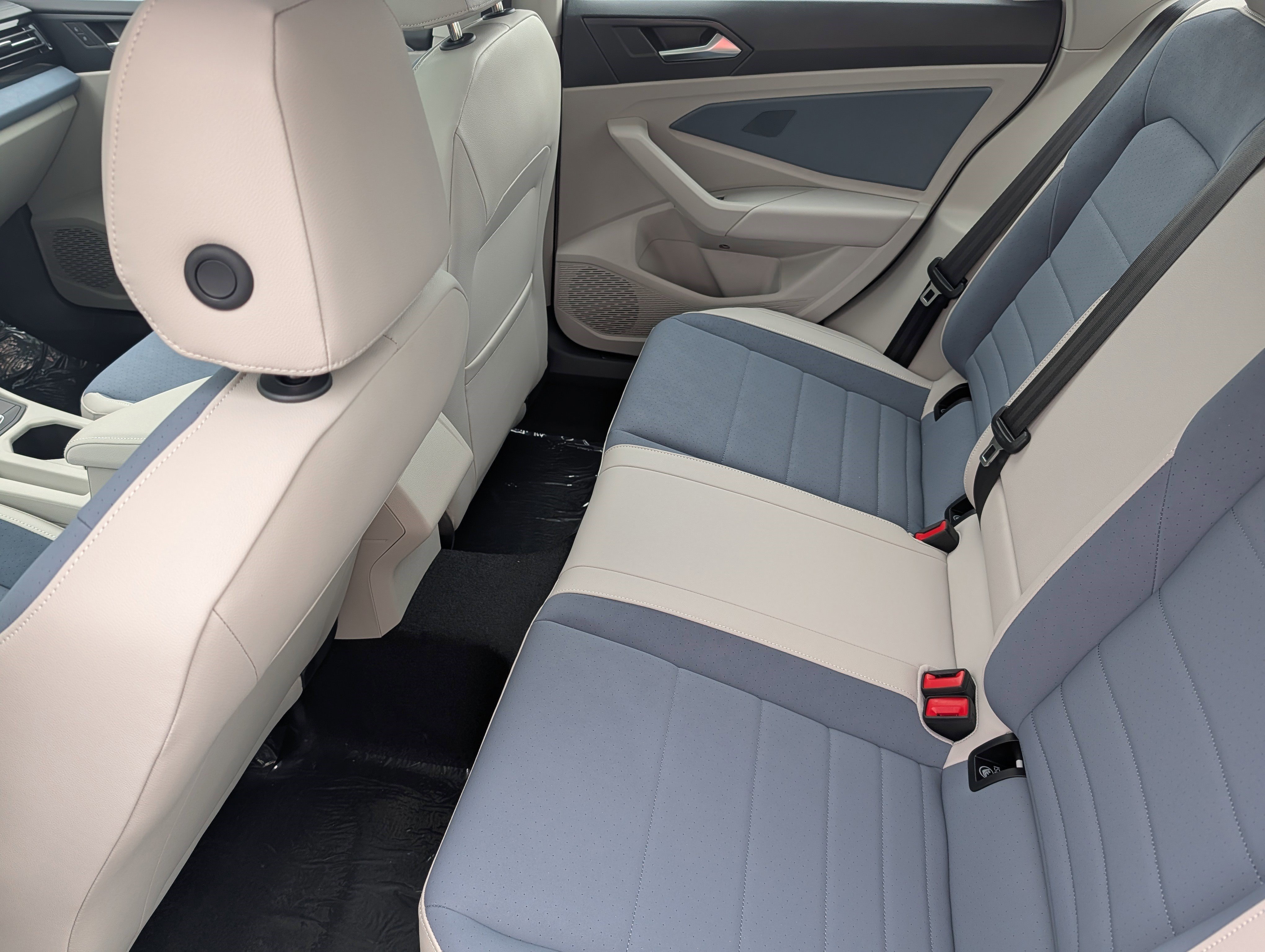 New 2026 Volkswagen Jetta SE FWD image 7