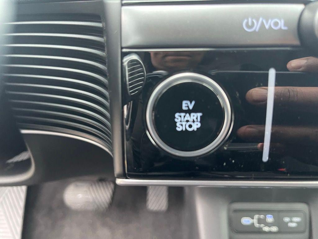 New 2025 Hyundai Ioniq 5 SEL AWD/4WD image 25