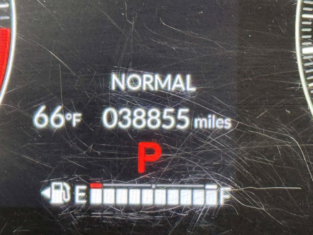 Used 2024 Honda HR-V EX-L image 2