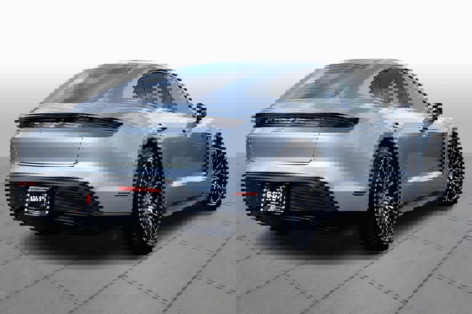 Used 2022 Porsche Taycan image 11