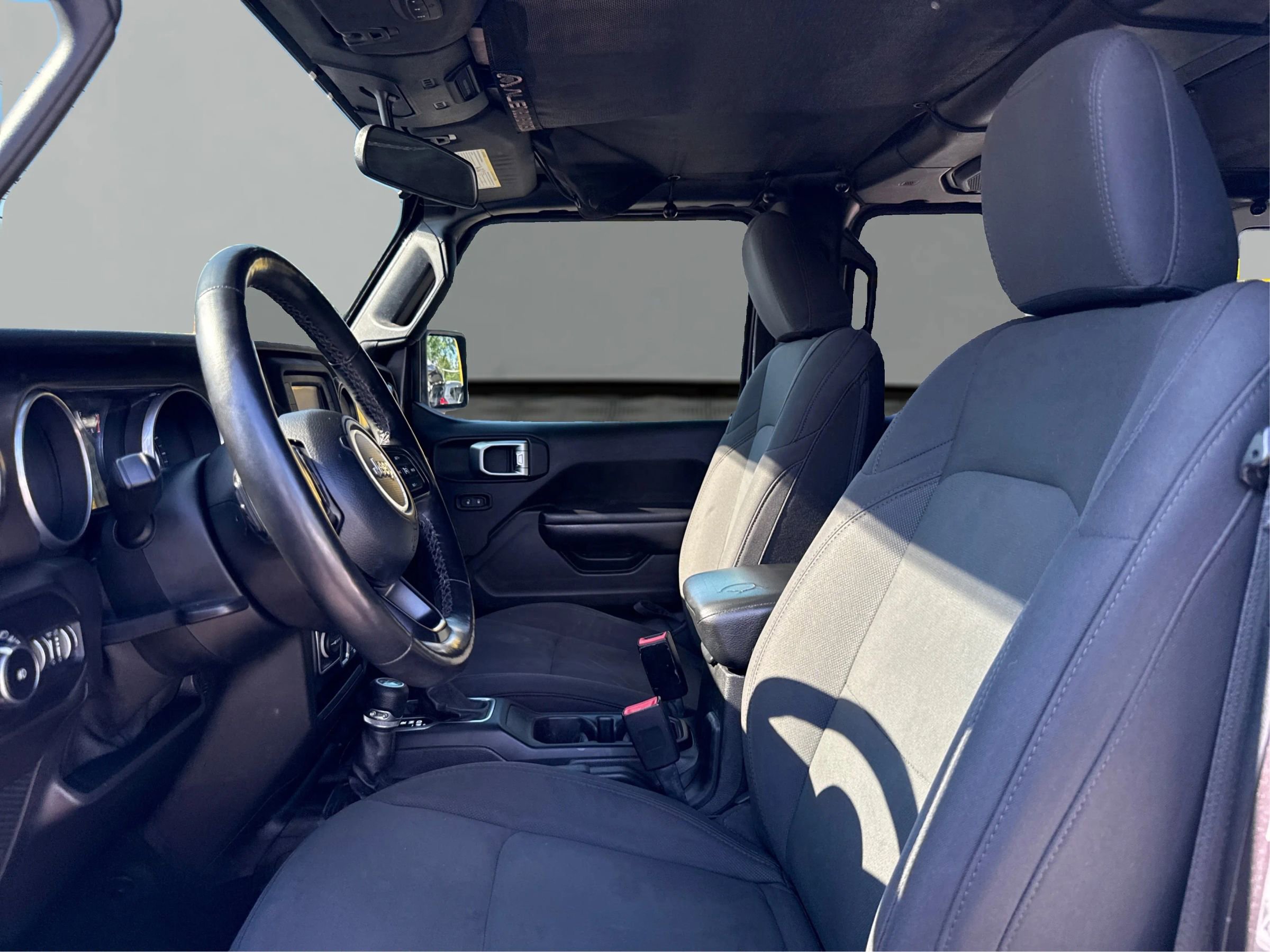 Used 2018 Jeep Wrangler Unlimited Sport S AWD/4WD image 9