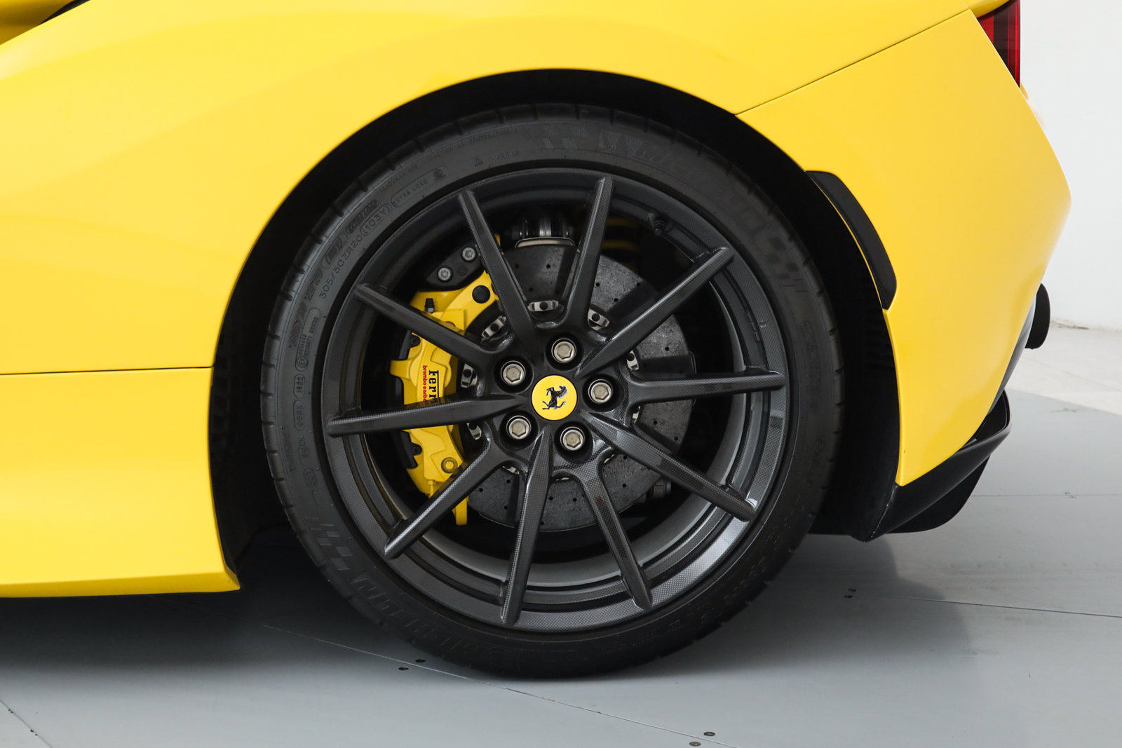 Certified 2022 Ferrari F8 Tributo RWD image 36