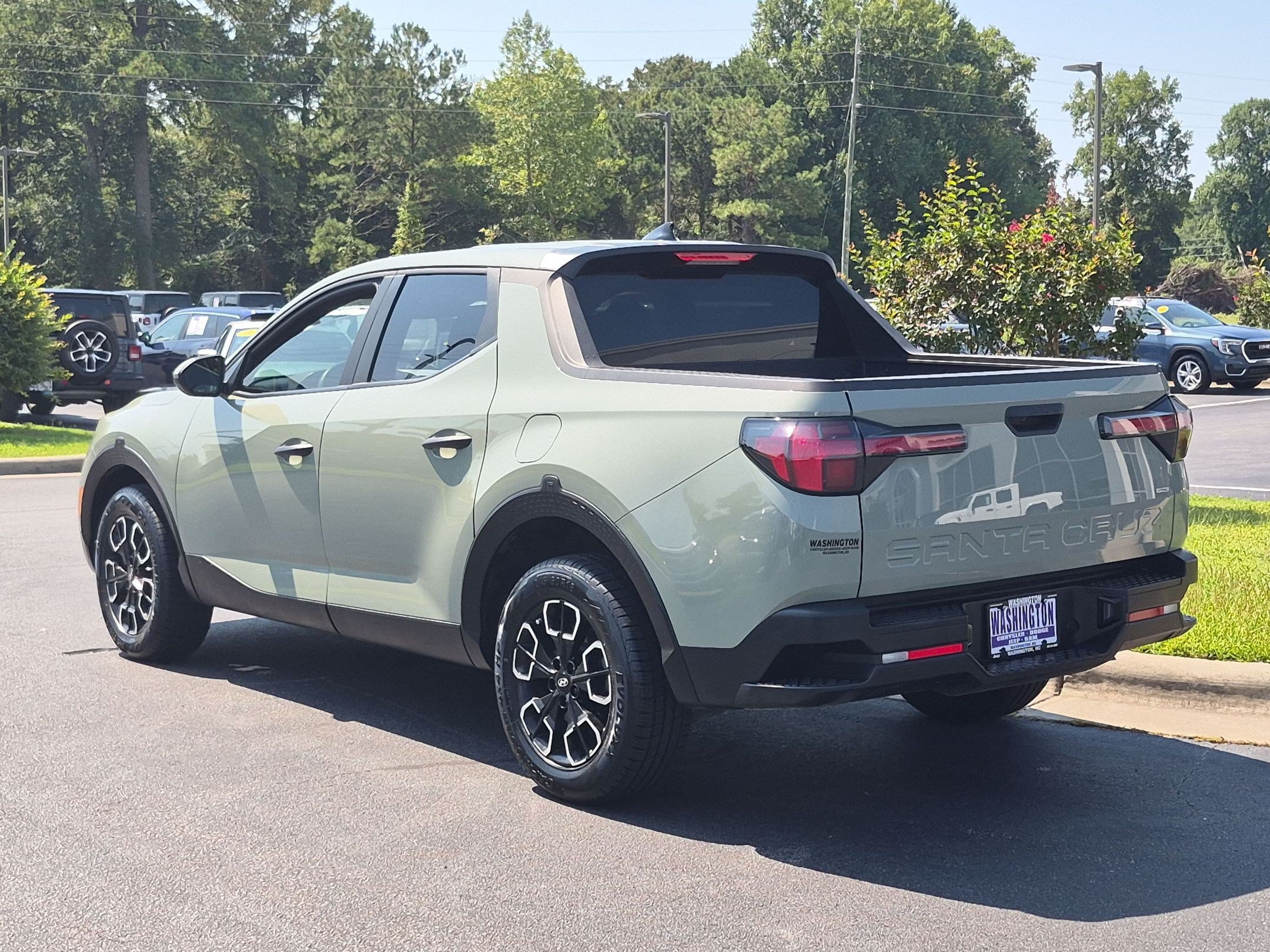 Used 2024 Hyundai Santa Cruz SE AWD/4WD image 7