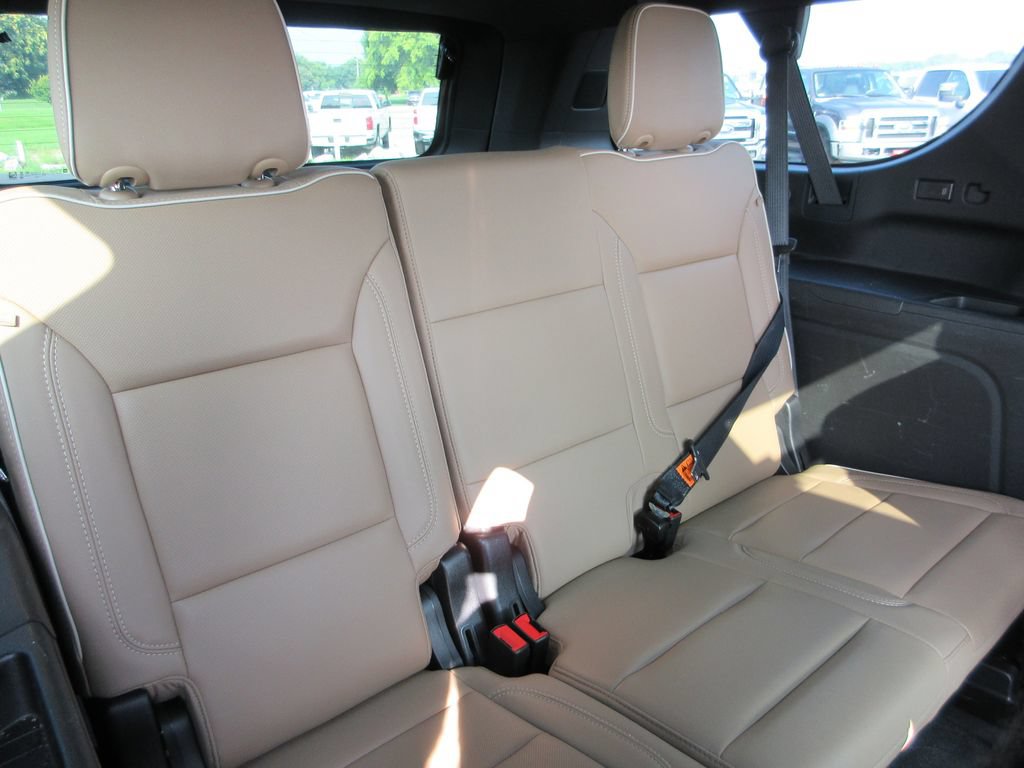 Certified 2023 Chevrolet Suburban Premier w/ Premium Package AWD/4WD image 28