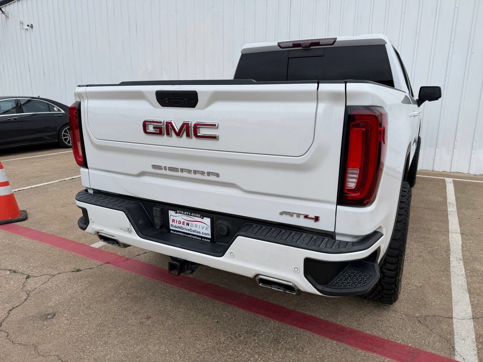 Used 2020 GMC Sierra 1500 AT4 w/ AT4 Premium Package AWD/4WD image 6