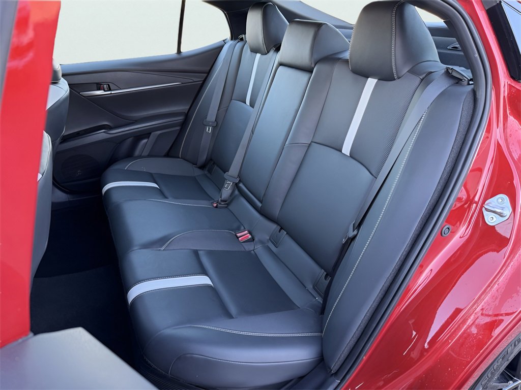 Used 2025 Toyota Camry SE image 14
