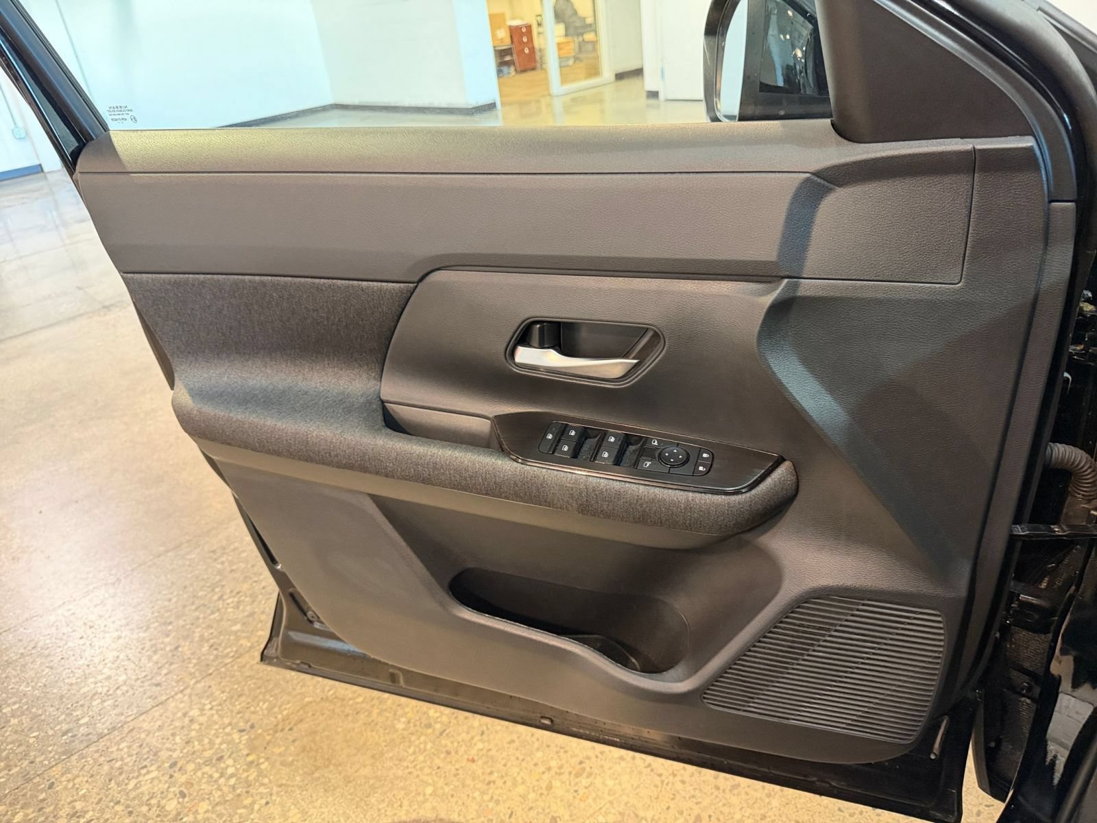 Used 2026 Nissan Kicks SV FWD image 18
