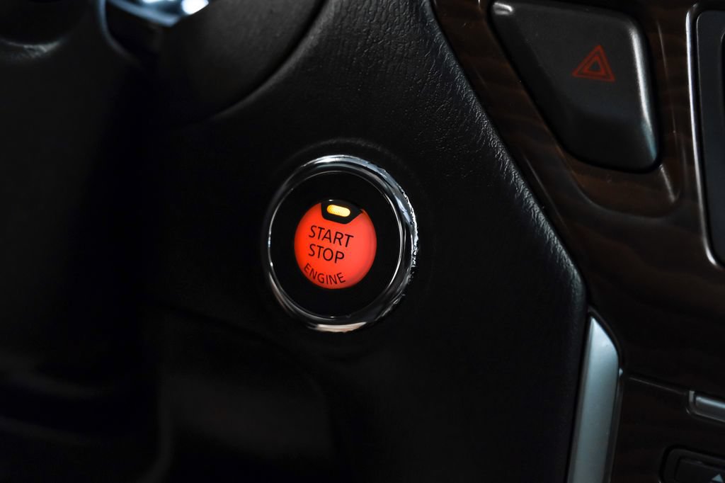 Used 2020 Nissan Pathfinder Platinum FWD image 26
