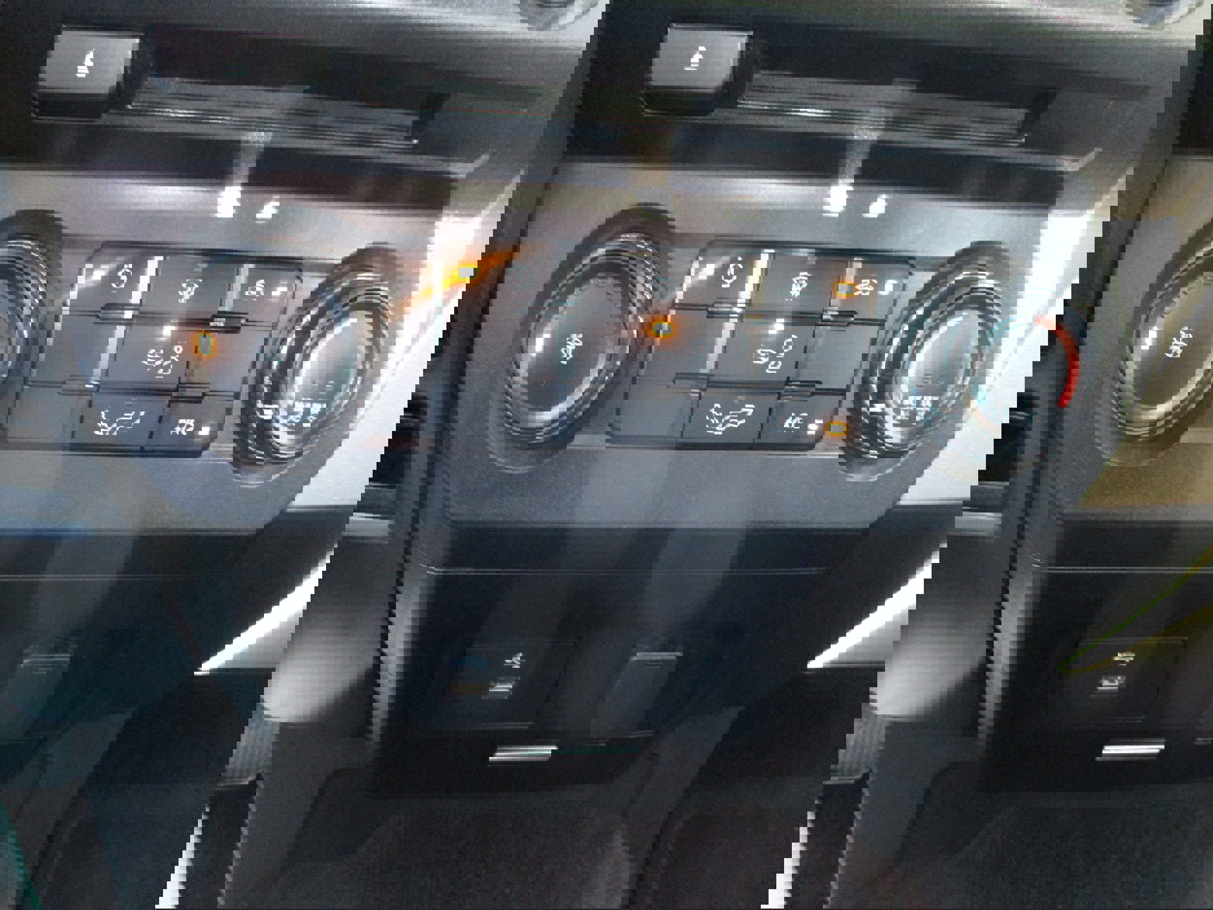 Used 2017 Ford F150 XLT w/ Trailer Tow Package image 16