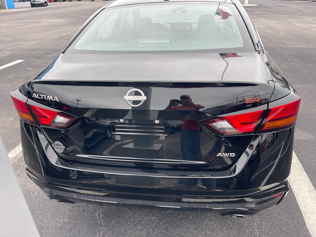 Used 2024 Nissan Altima 2.5 SR w/ SR Premium Package image 13