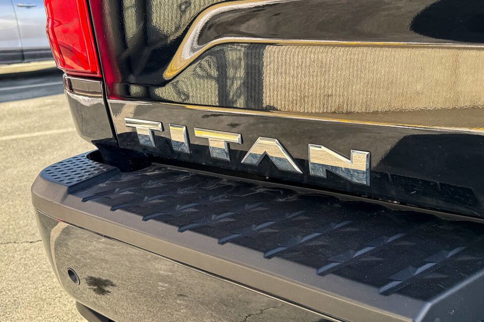 Used 2021 Nissan Titan SV w/ Accessory Utility Package image 16