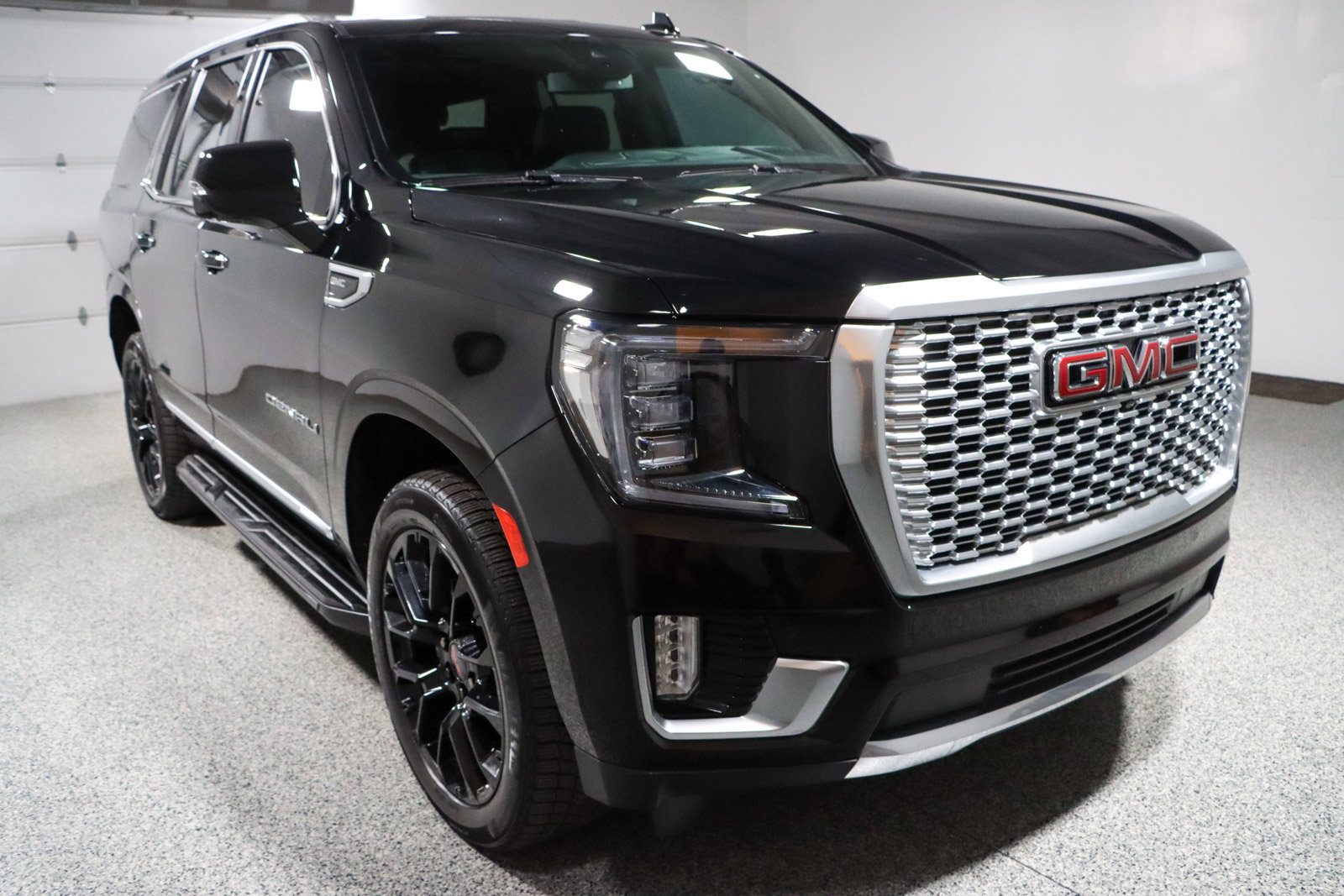 Used 2023 GMC Yukon Denali AWD/4WD image 5