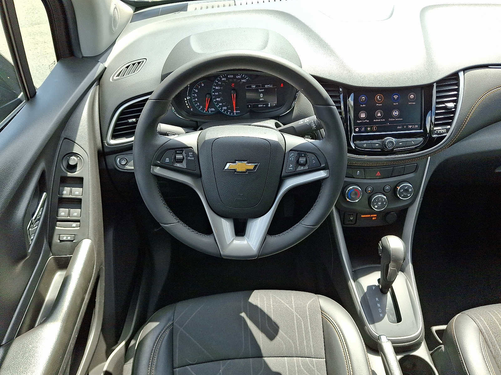 Used 2022 Chevrolet Trax LT w/ LT Convenience Package AWD/4WD image 11