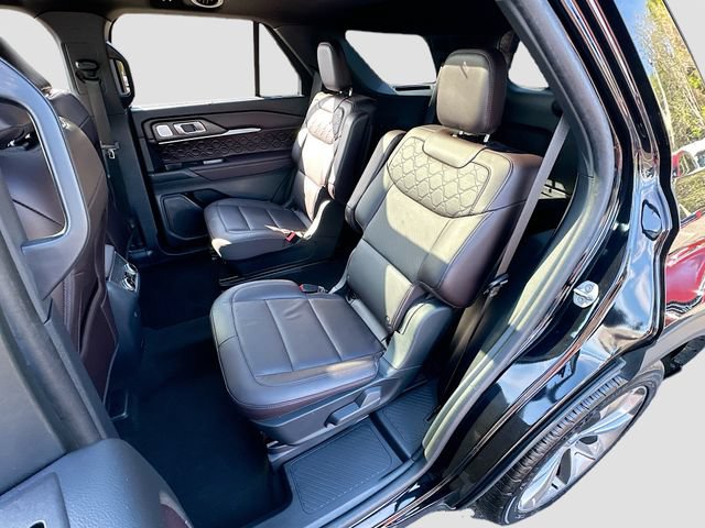 Used 2025 Ford Explorer Platinum w/ Ultimate Package AWD/4WD image 26