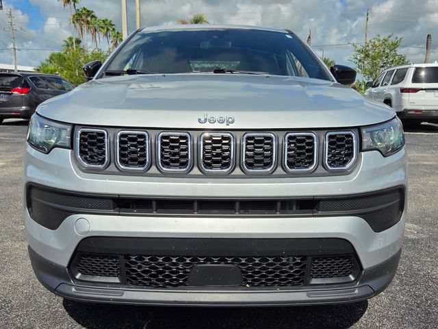 Used 2024 Jeep Compass Sport AWD/4WD image 2