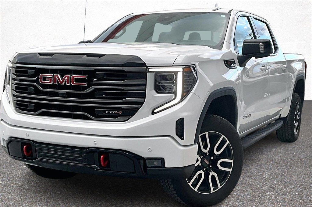 Used 2025 GMC Sierra 1500 AT4 w/ AT4 Premium Package image 4