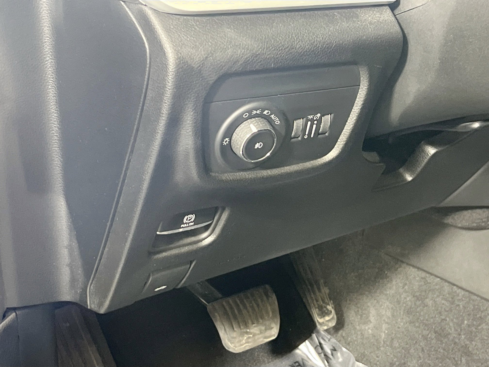 Used 2022 Jeep Grand Cherokee Limited image 10