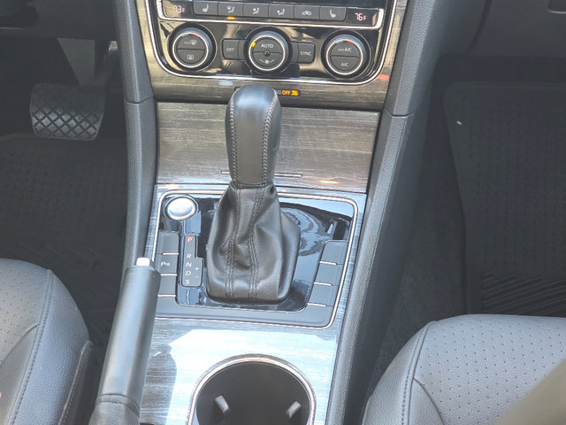 Used 2018 Volkswagen Passat 2.0T SE image 21