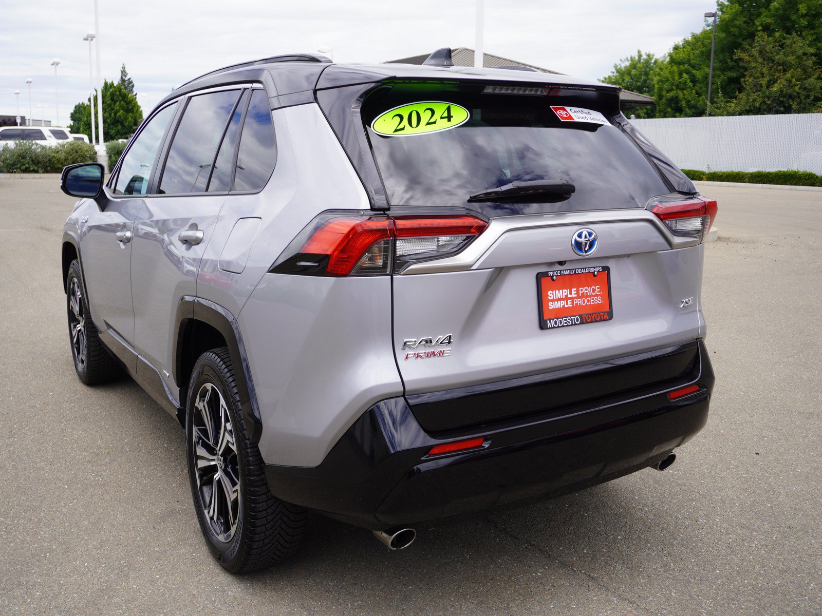 Used 2024 Toyota RAV4 XSE w/ Weather Package AWD/4WD image 11