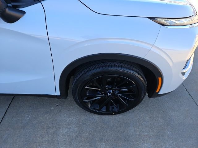 Used 2024 Mitsubishi Outlander SE Black Edition image 9