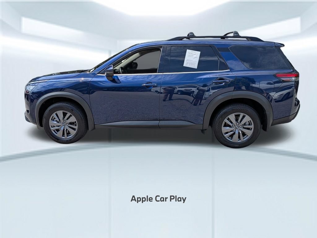 Used 2025 Nissan Pathfinder SV FWD image 2