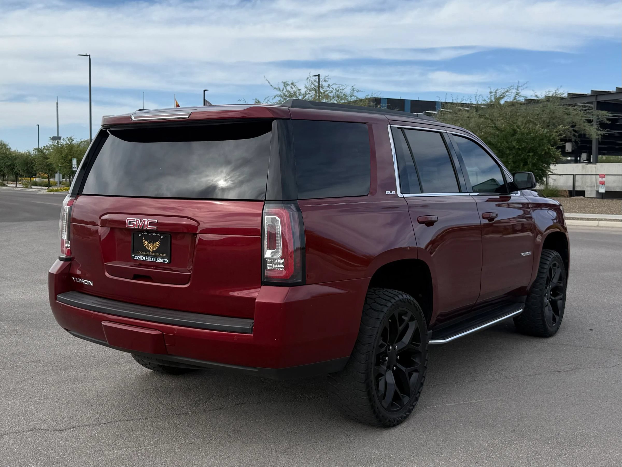 Used 2018 GMC Yukon SLE w/ SLE Value Package RWD image 4