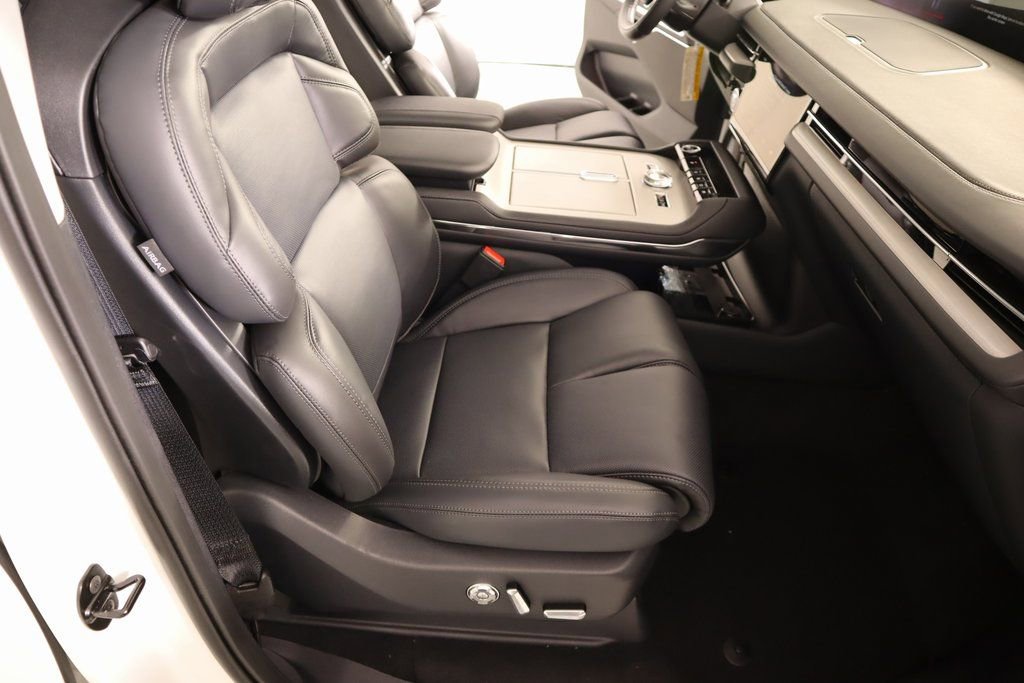 New 2025 Lincoln Navigator Reserve image 14