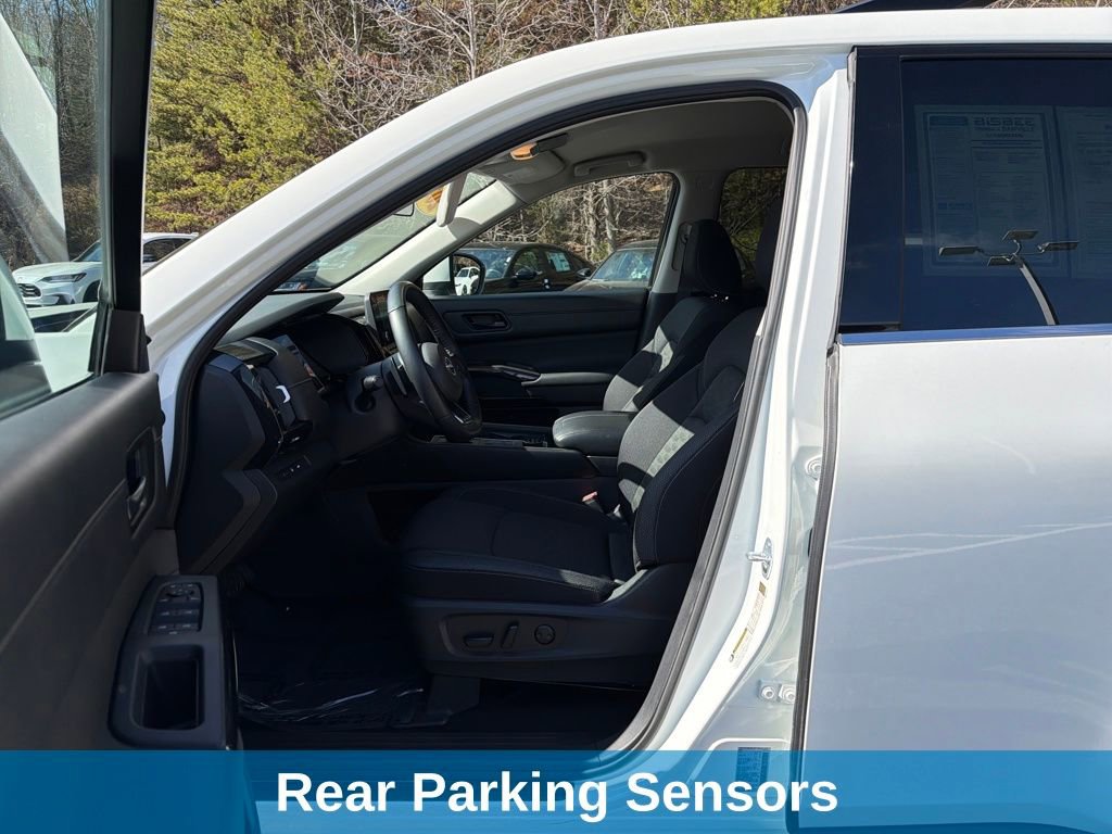 Used 2025 Nissan Pathfinder SV image 12