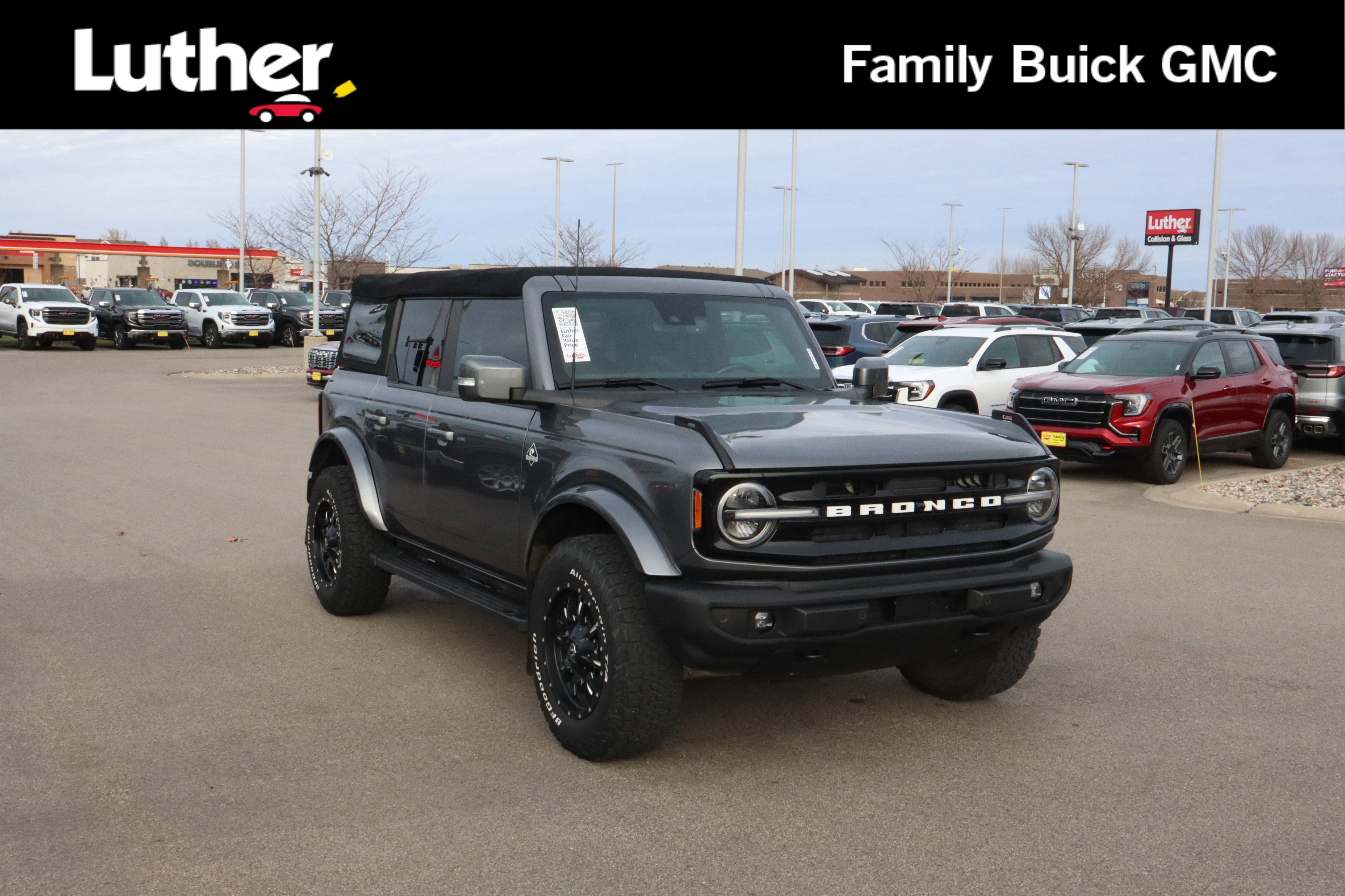 Used 2022 Ford Bronco Outer Banks image 1
