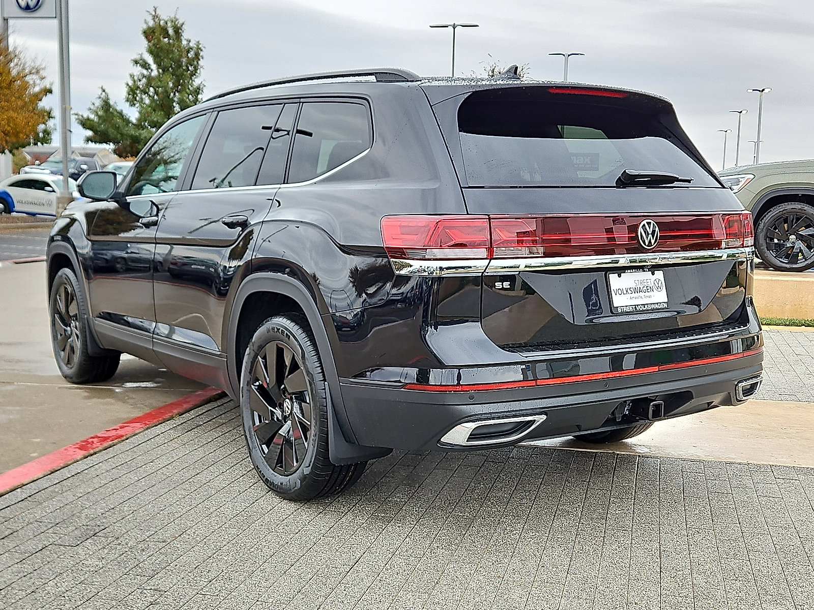 New 2026 Volkswagen Atlas SE image 2