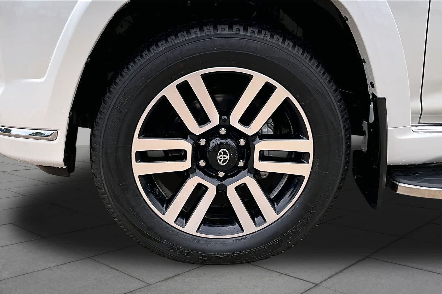 Used 2024 Toyota 4Runner Limited AWD/4WD image 11