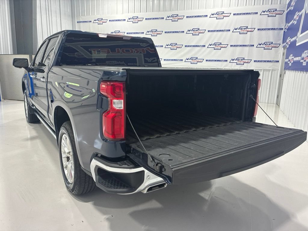 Used 2022 Chevrolet Silverado 1500 LTZ w/ Z71 Off-Road Package AWD/4WD image 6