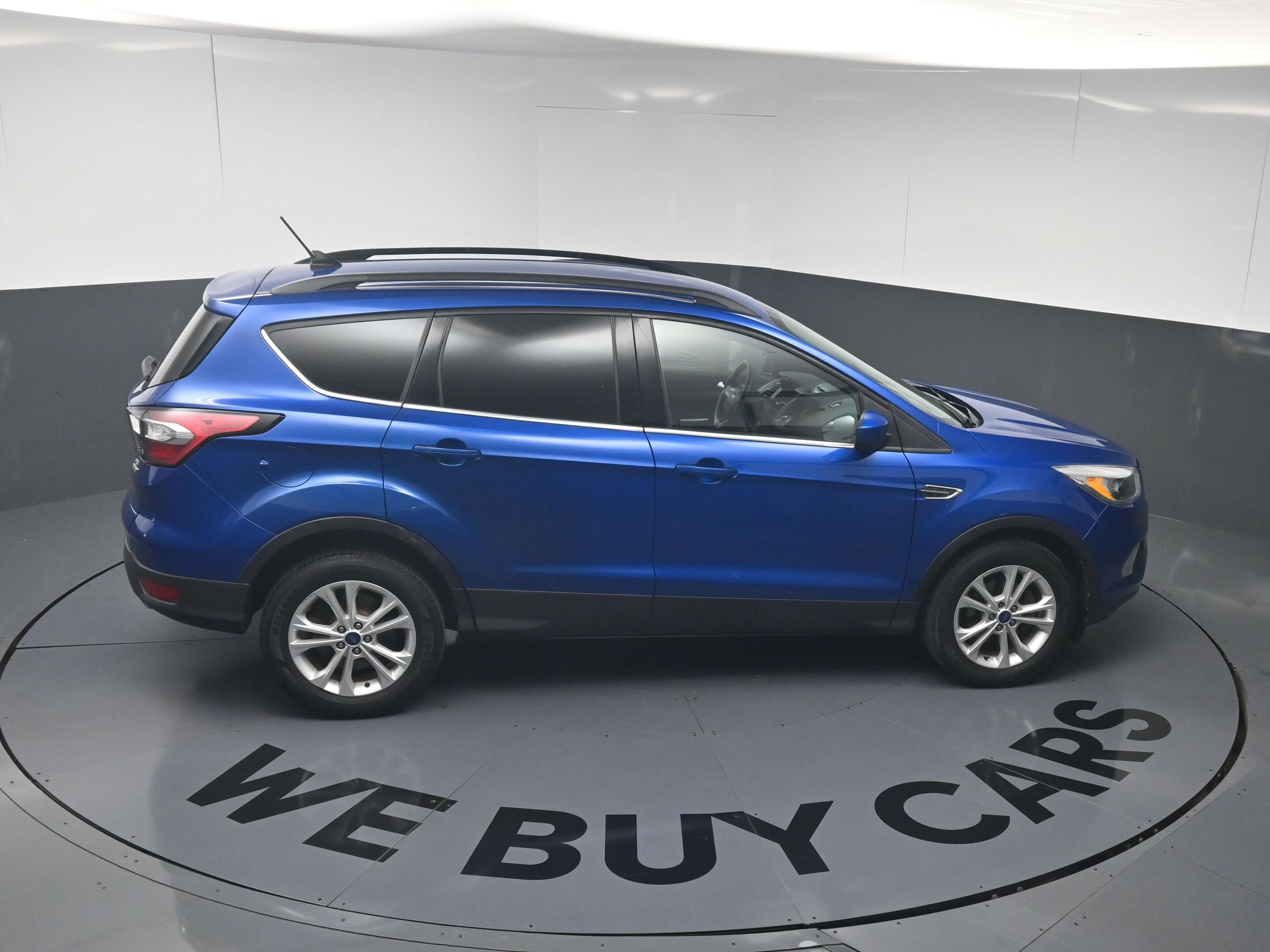Used 2018 Ford Escape SE w/ SE Sync 3 Package FWD image 33