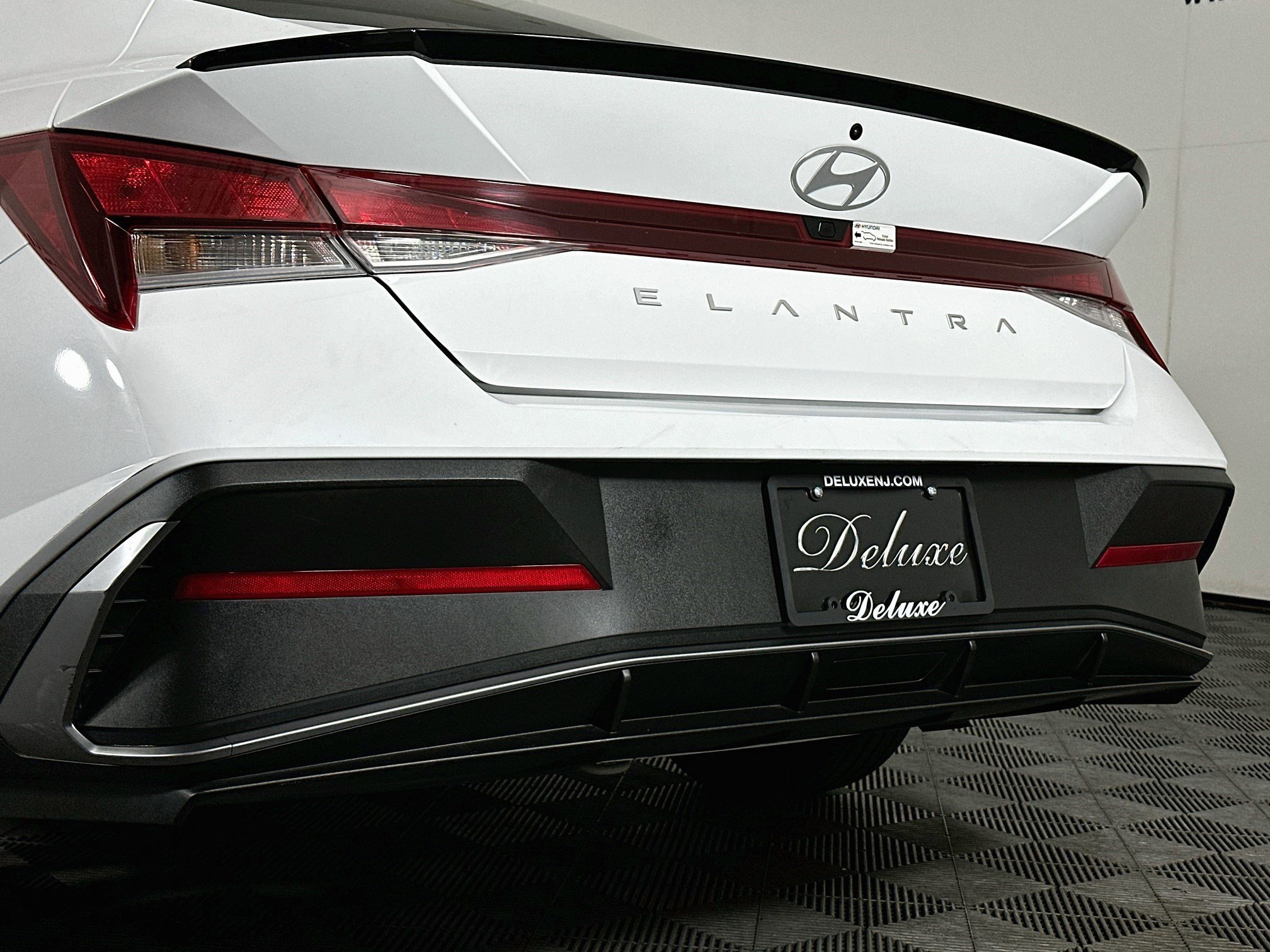 Used 2025 Hyundai Elantra Sport FWD image 26
