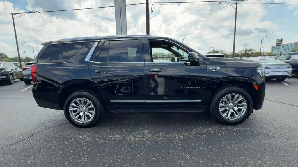 Used 2023 GMC Yukon Denali AWD/4WD image 9