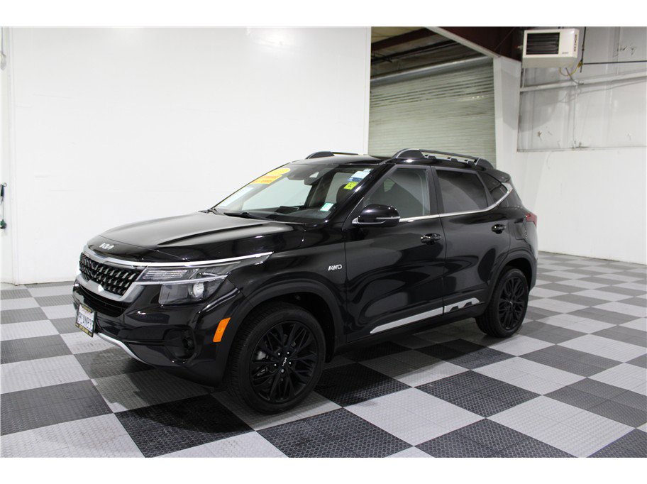 Used 2023 Kia Seltos Nightfall Edition image 7