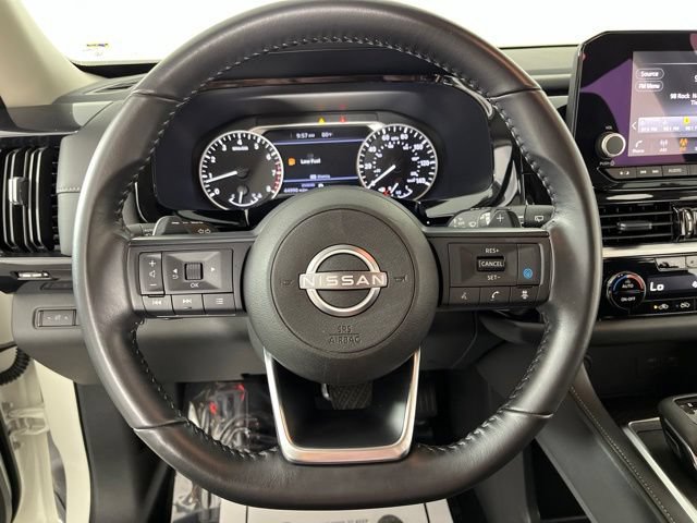 Used 2025 Nissan Pathfinder SV FWD image 22