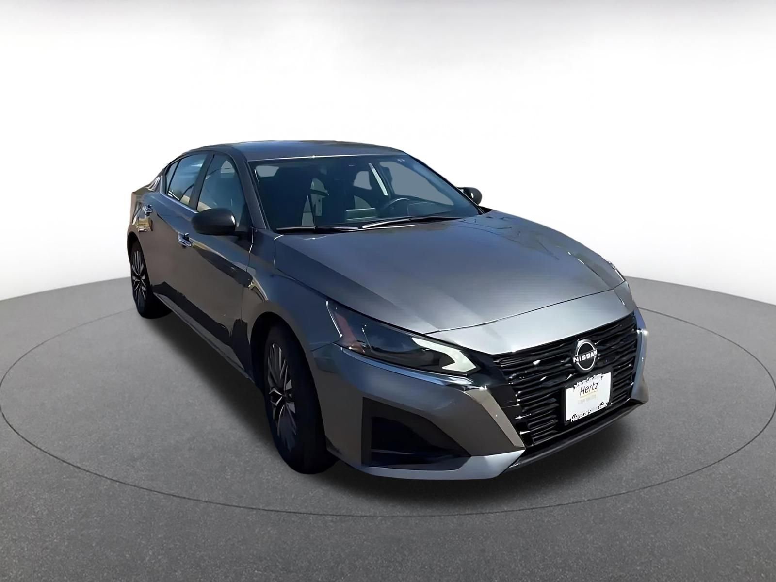 Used 2025 Nissan Altima 2.5 SV image 3